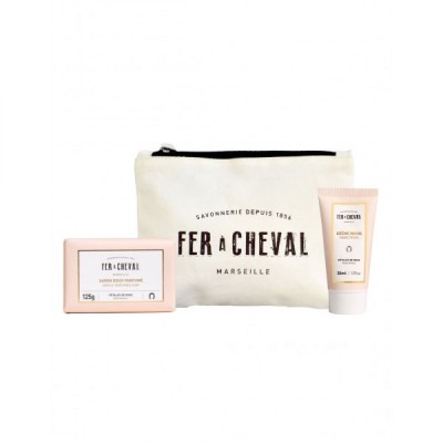 Fer à cheval Noel 2021 Trousse + savon + crème mains Pétales de rose