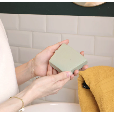 Savon Naturel à l'Huile de Baies de Laurier Comme Avant